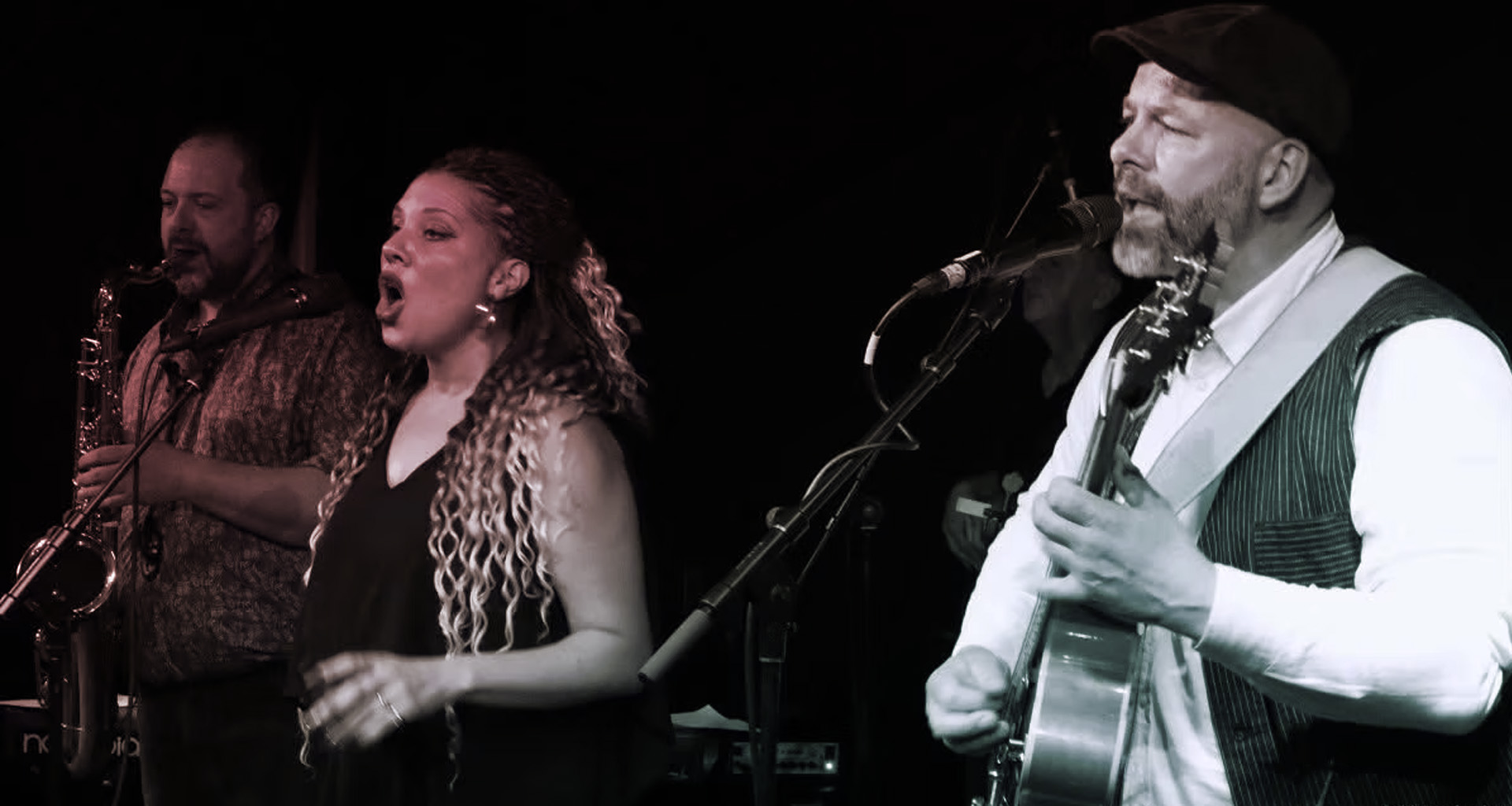 Nicole Richardson tijdens een optreden